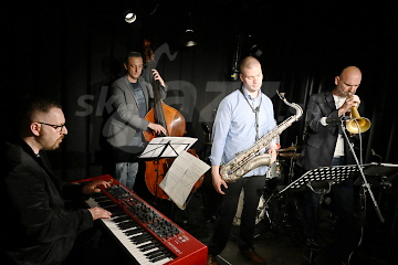 Altar Quintet na cestách !!!