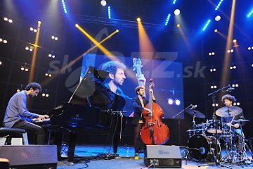 Izraelské trio Shalosh s novým albumom už ... ???