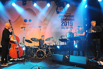 Výbušné kvinteto Koma Saxo je späť !!!