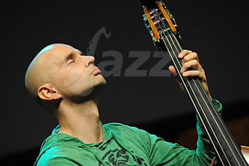 Kontrabasista Peter Čudek !!!