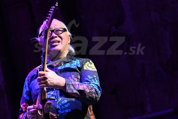 Francúzsky gitarista, skladateľ a producent Nguyên Lê !!!