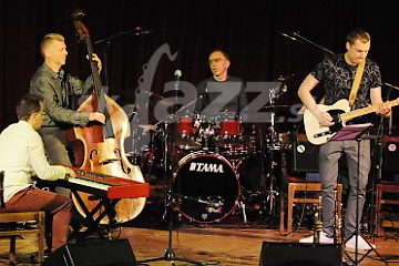 Bleskový rozhovor ... AMC Trio ide za svetlom !!!