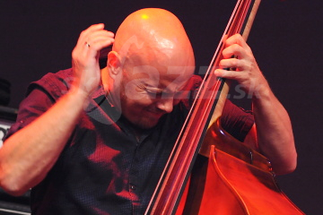 Nórsky kontrabasista, basgitarista a improvizátor Ingebrigt Håker Flaten !!!