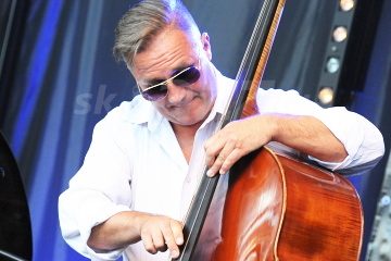 Poľský kontrabasista, basgitarista a skladateľ Piotr Lemańczyk !!!