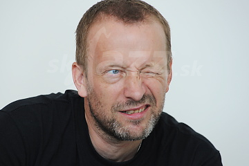 Experimentálny saxofonista a hráč na dychové nástroje Mats Gustafsson !!!