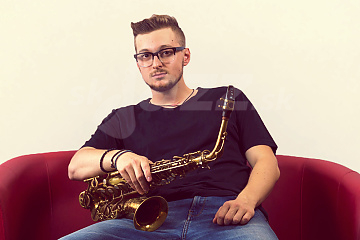 Vypočujte si Mind Bubble len 19-ročného saxofonistu Nikola Bankova !!!