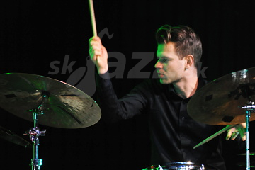 Bubeník a skladateľ Christian Lillinger !!!